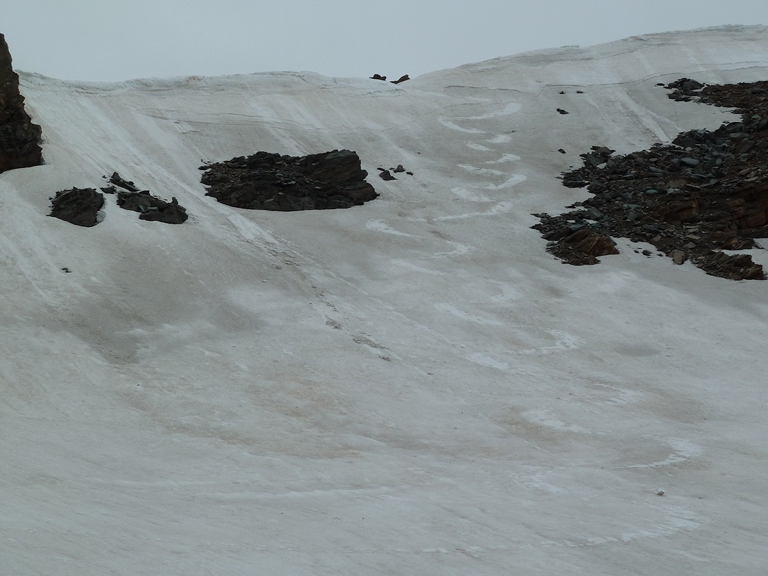 Col du Montet : quelques traces dans une neige de bonne tenue malgré l'exposition Sud