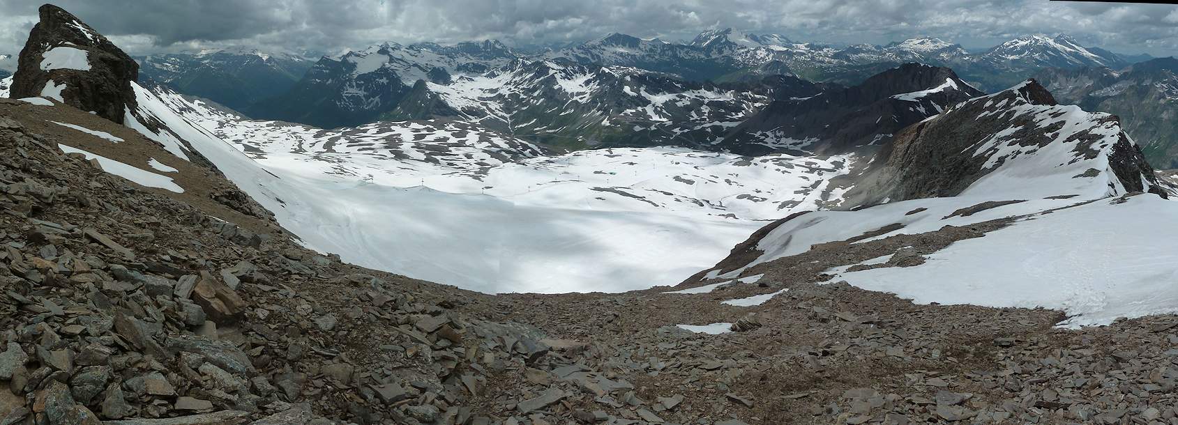 Depuis l'Aiguille Pers : Glacier du Pissaillas.
Vue SW depuis la Pointe du Montet à gauche au Signal de l'Iseran à droite.