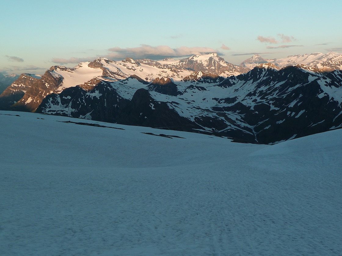 Glacier du Pisaillas : Lever de soleil sur le secteur Méan Martin
