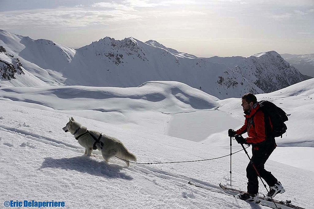 Max au dessus du lac de Néal, avec Nanouk