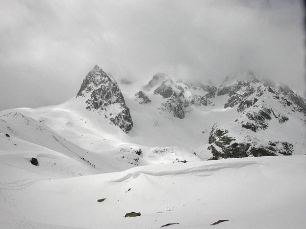 Photo prise du Col d'Arsine : On voit bien le Glacier du Rif de la Planche, par contre le col des agneaux est toujours bouché.