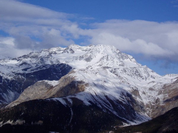 Péclet Polset : Peu de neige de ce côté là aussi; le col à droite c'est le col de Chavière