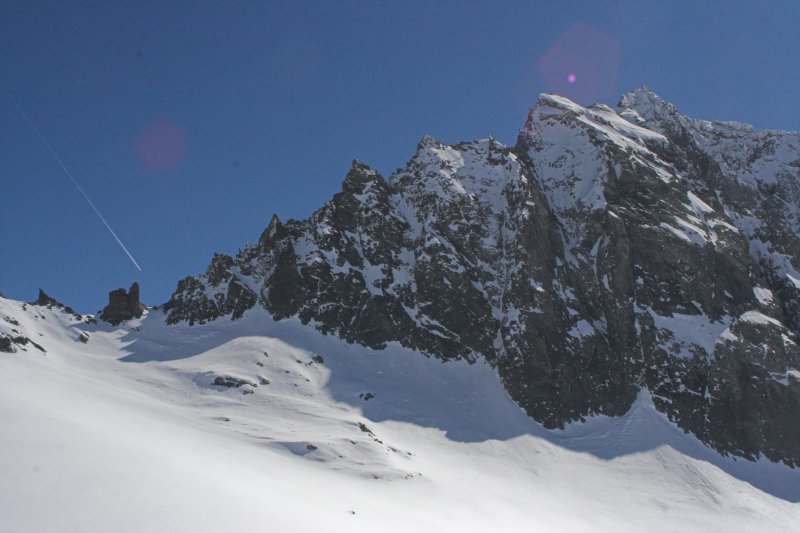 Col de la Bessannèse : Le col de la Bessannèse, au fond à gauche.