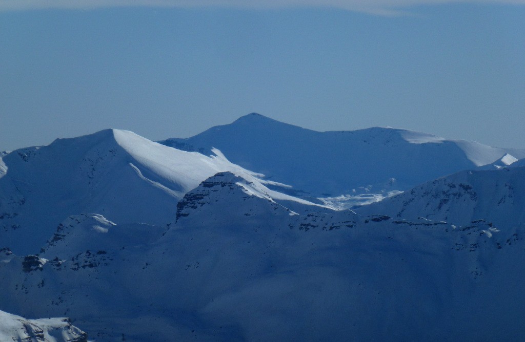 vue au loin sur le Mont Mounier (versant Nord)