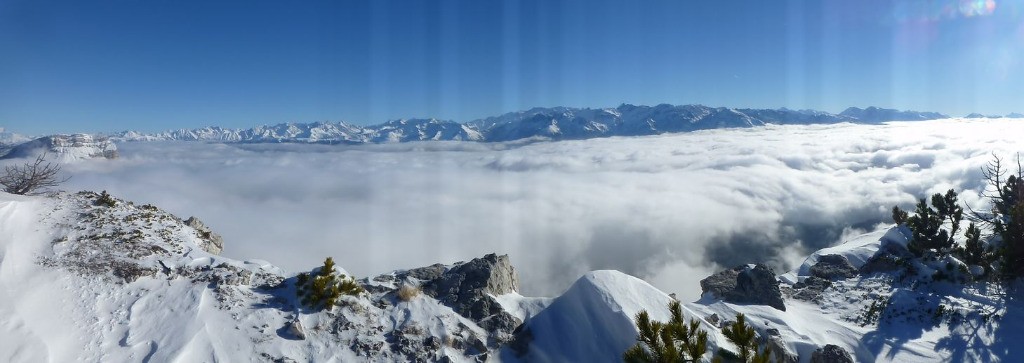 Panorama sur mer de nuage
