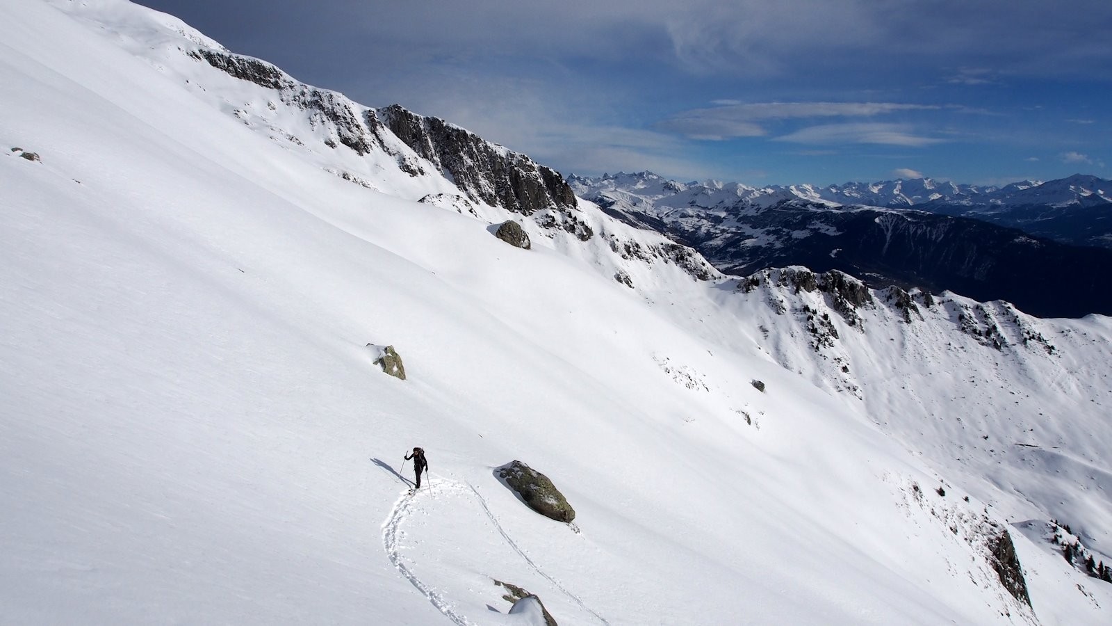 Secteur du Colomban, de vastes champs de neige vierge.