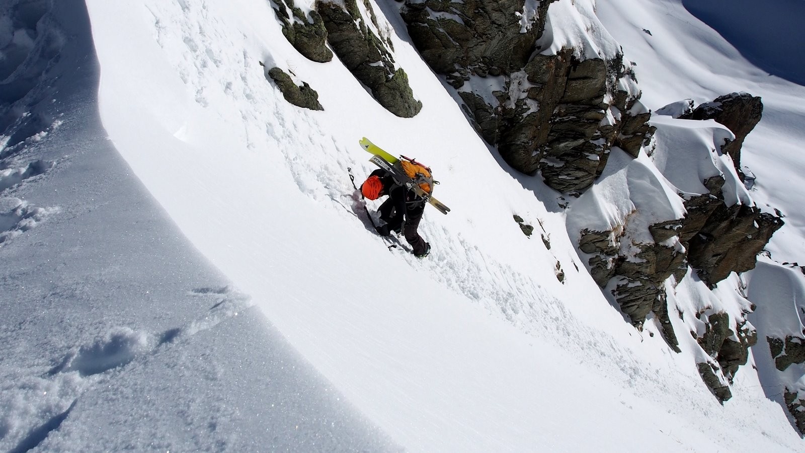 Florence dans le haut du couloir.