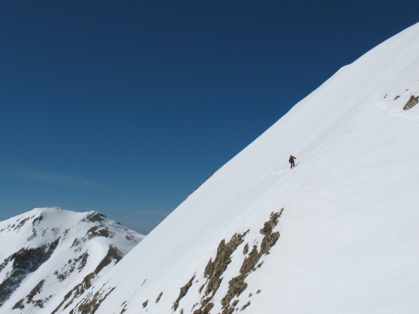 couloir SE : Dans la pente SE sous le sommet 2671 avant de rejoindre l'axe du couloir