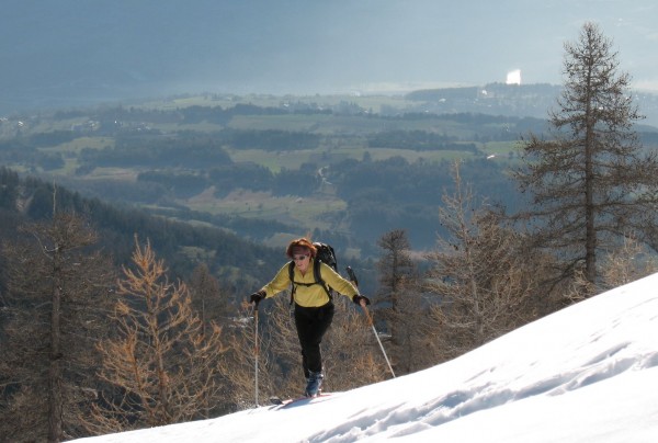 Embrunais : Sur les pentes du Mt Guillaume. Dans la vallée l'hiver est déjà loin