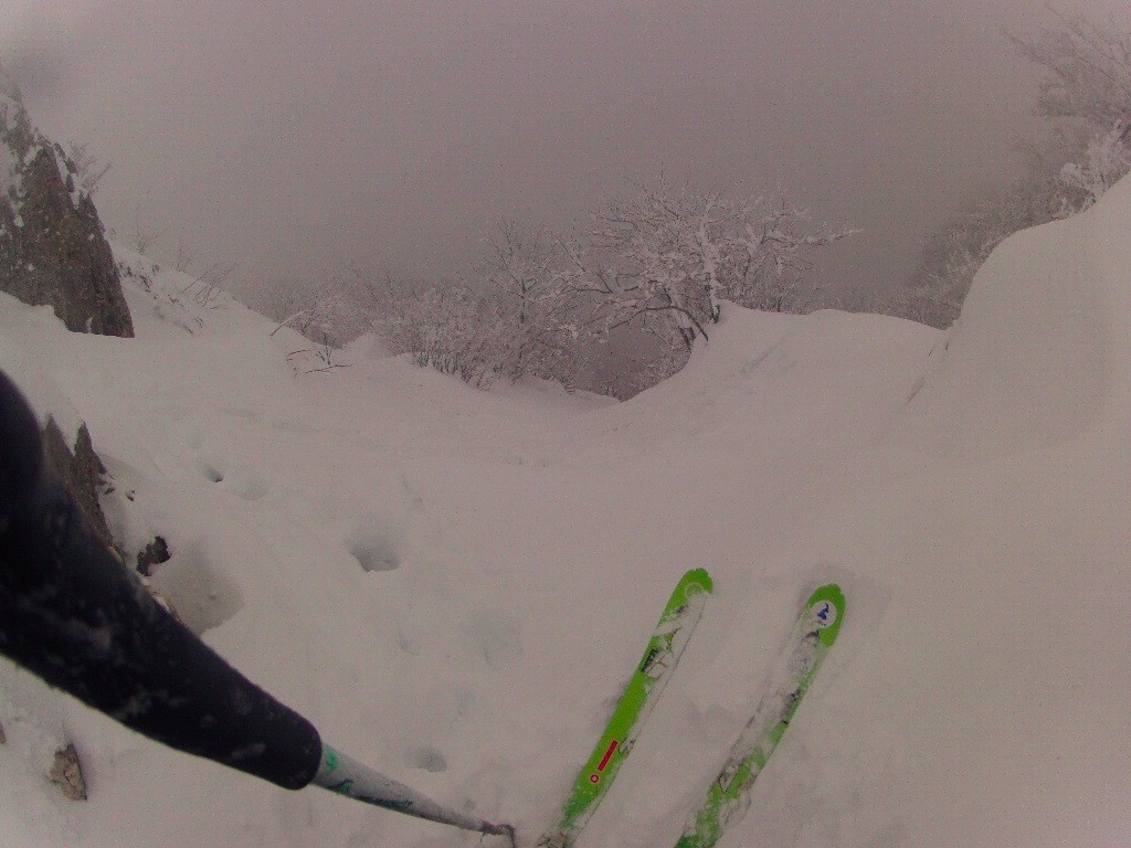 Skis au pied du sommet