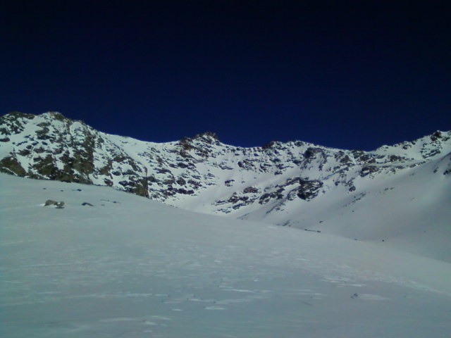 En arrivant au Lac, juste derrière la bosse ...