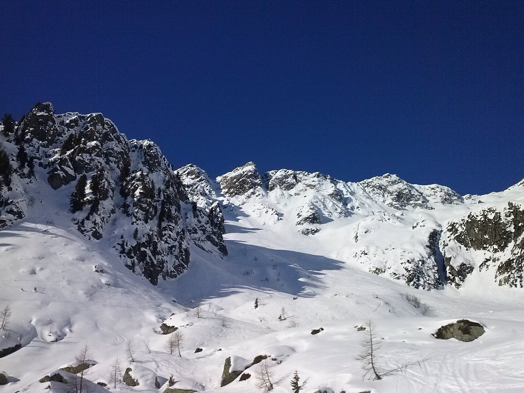 Vue sur les pentes Est de Bel Oiseau