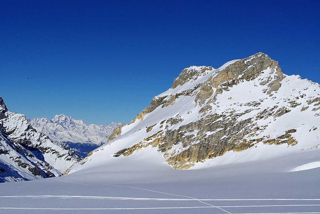 Granta Pareï et Grand Combin... le Val di Rhèmes trace son axe droit entre Savoie et Valais!
