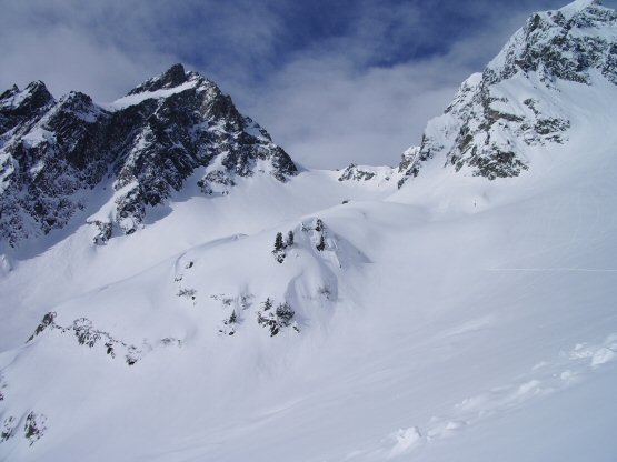 vue sur le col de la Pierre : en montant...