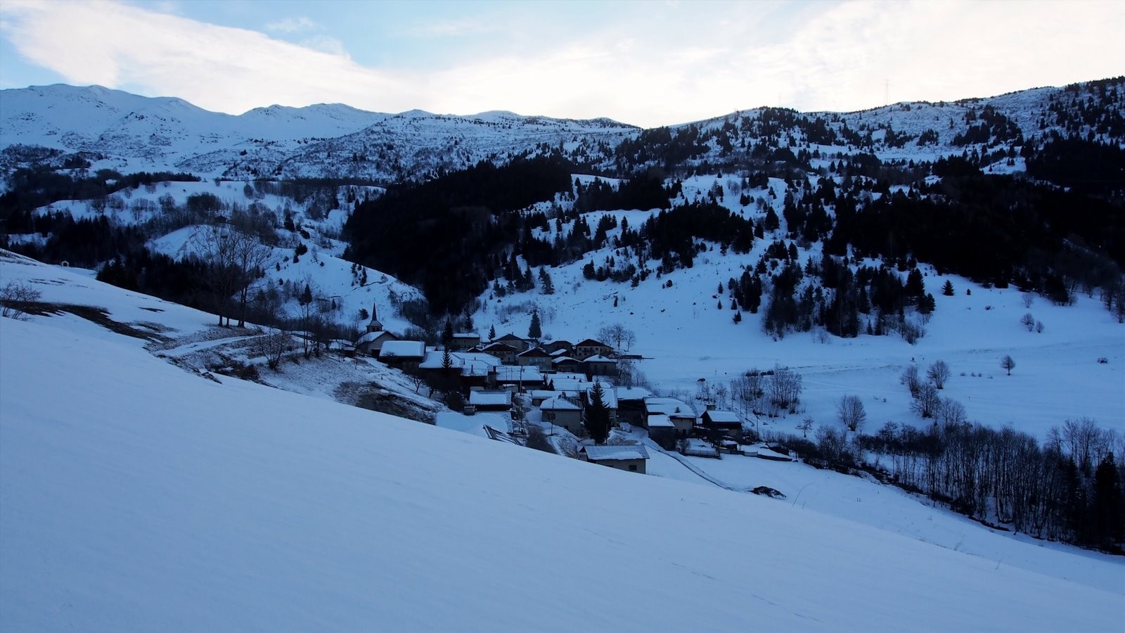 Grand Naves (1316 m) au petit matin.