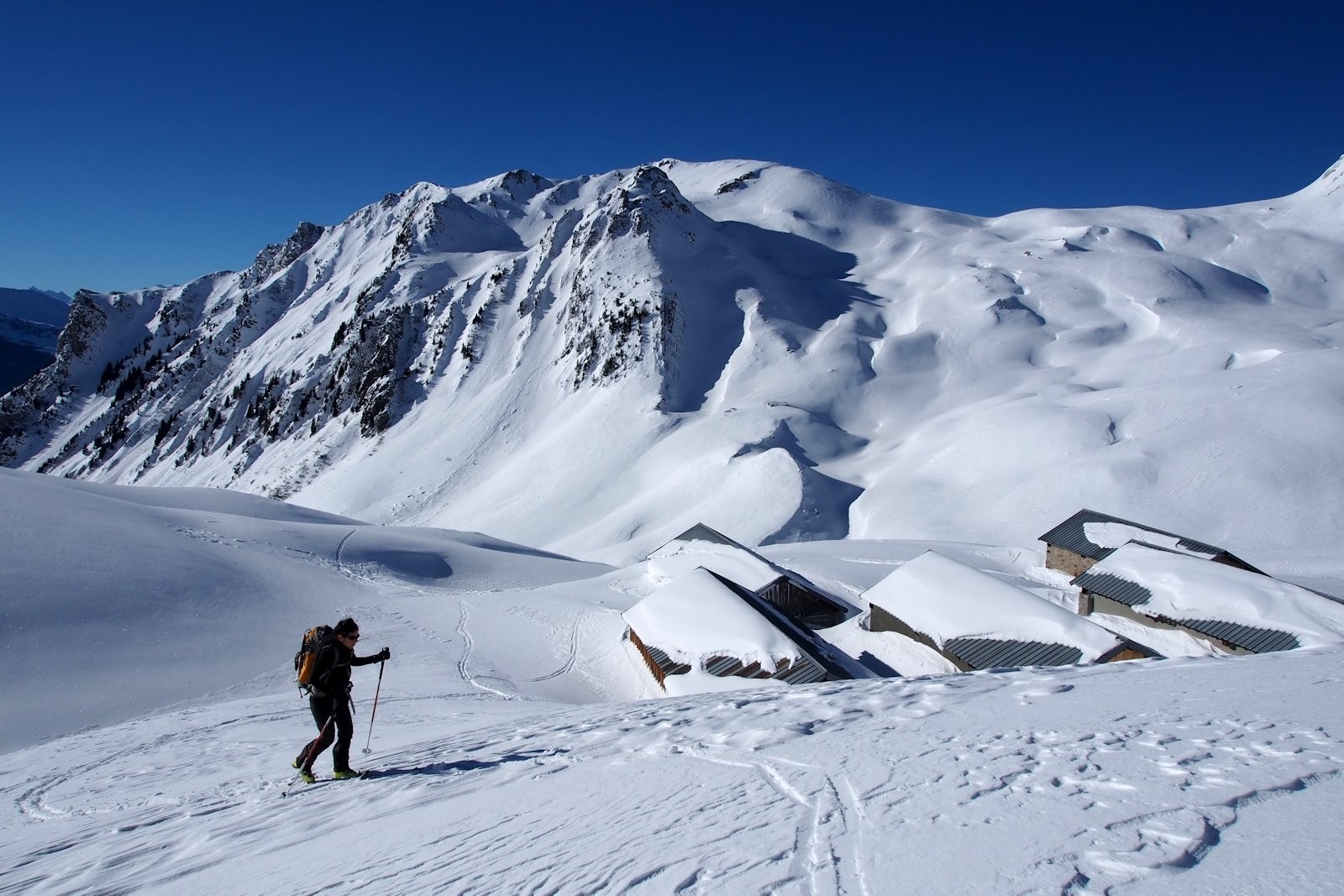 Avec la Pointe du Col en toile de fond.