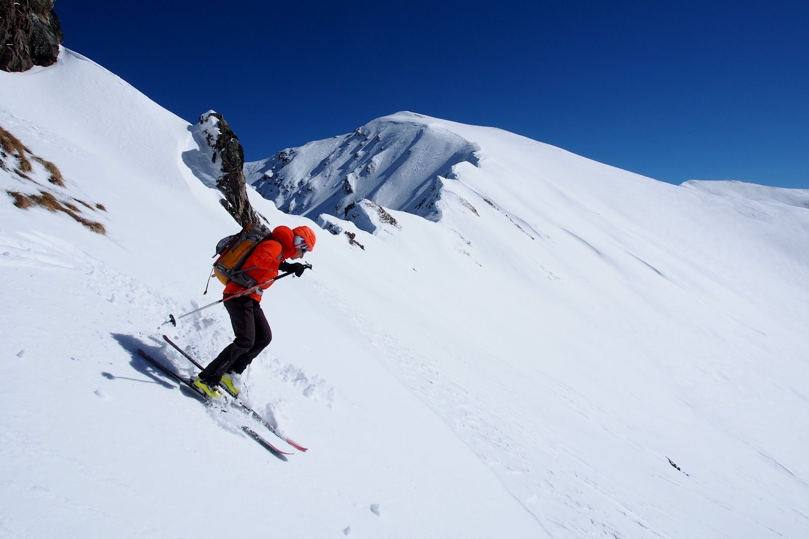 Trop dangereux... nous renonçons à poursuivre sur l'arête.