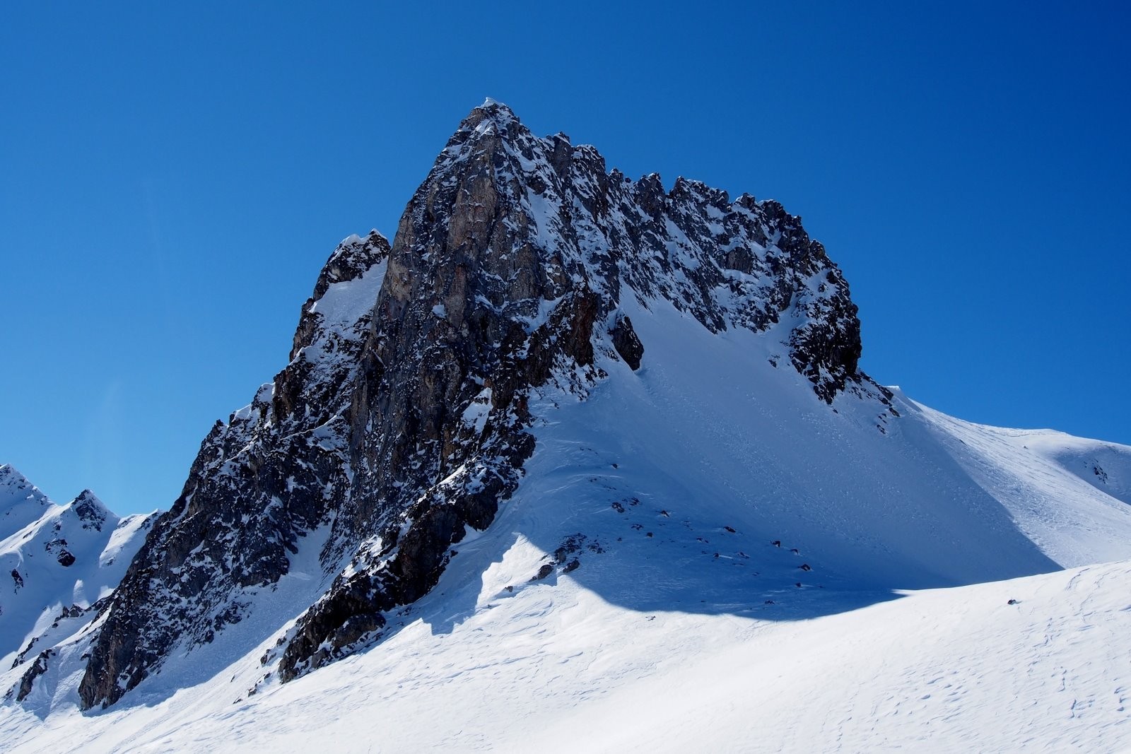 Crête de la Raisse (2414 m).