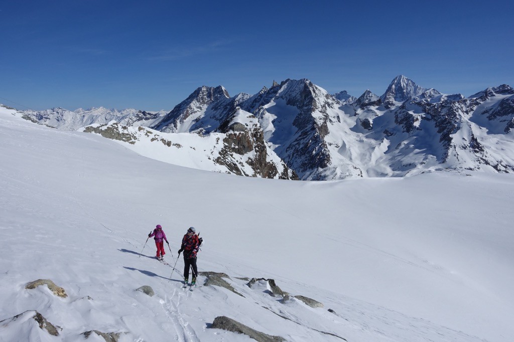 Apres la cabane on contourne l éperon assez bas 