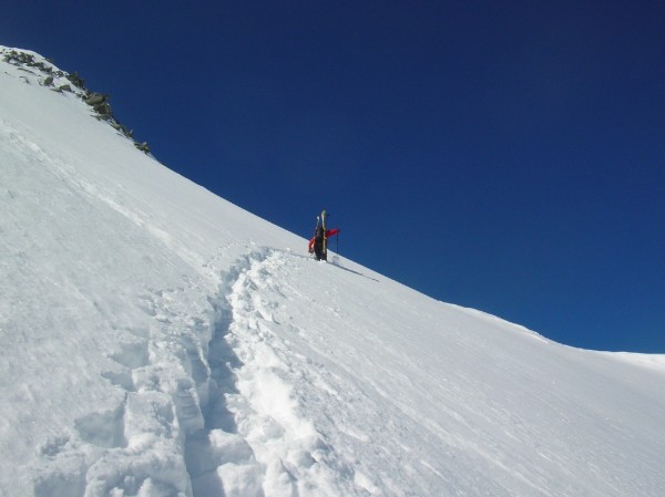 Altitude 3500, On stop! : Beaucoup de cailloux sous le col nous font choisir cette option!