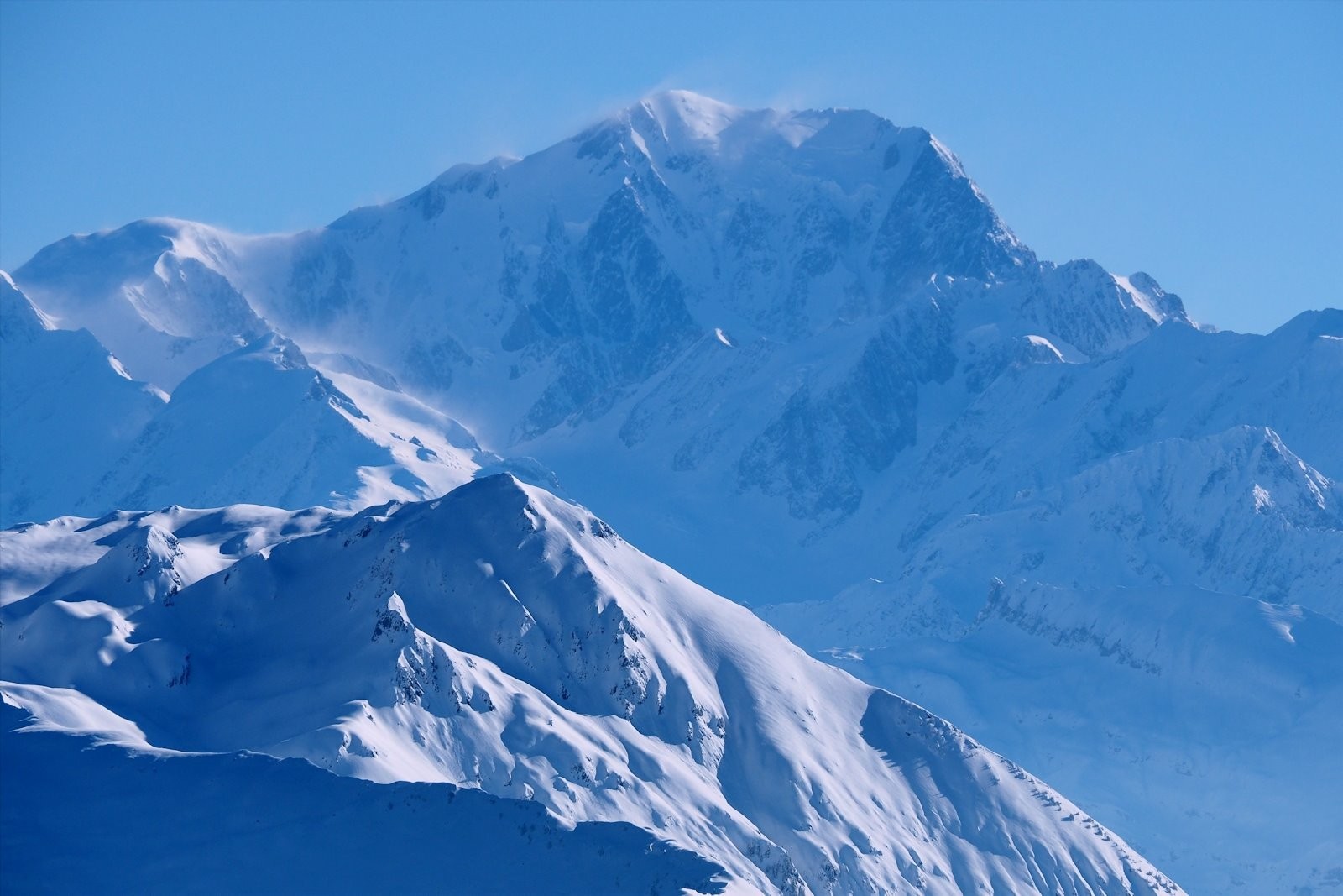 ça souffle fort sur le Mont Blanc.