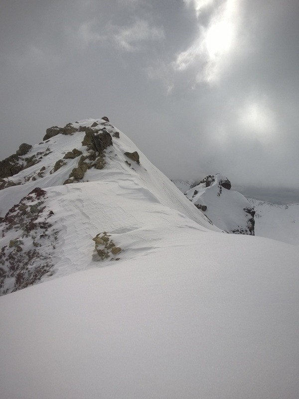petite brèche en haut du couloir