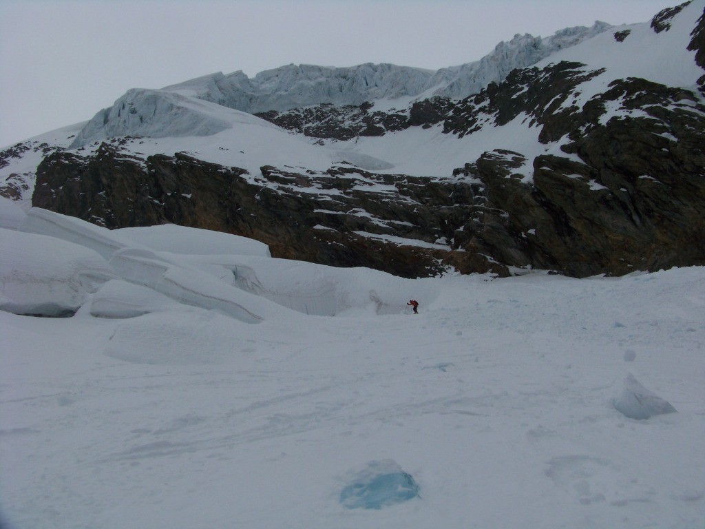 La partie expo entre les crevasses et les blocs de glace, on se sent petit dans cette montagne!
