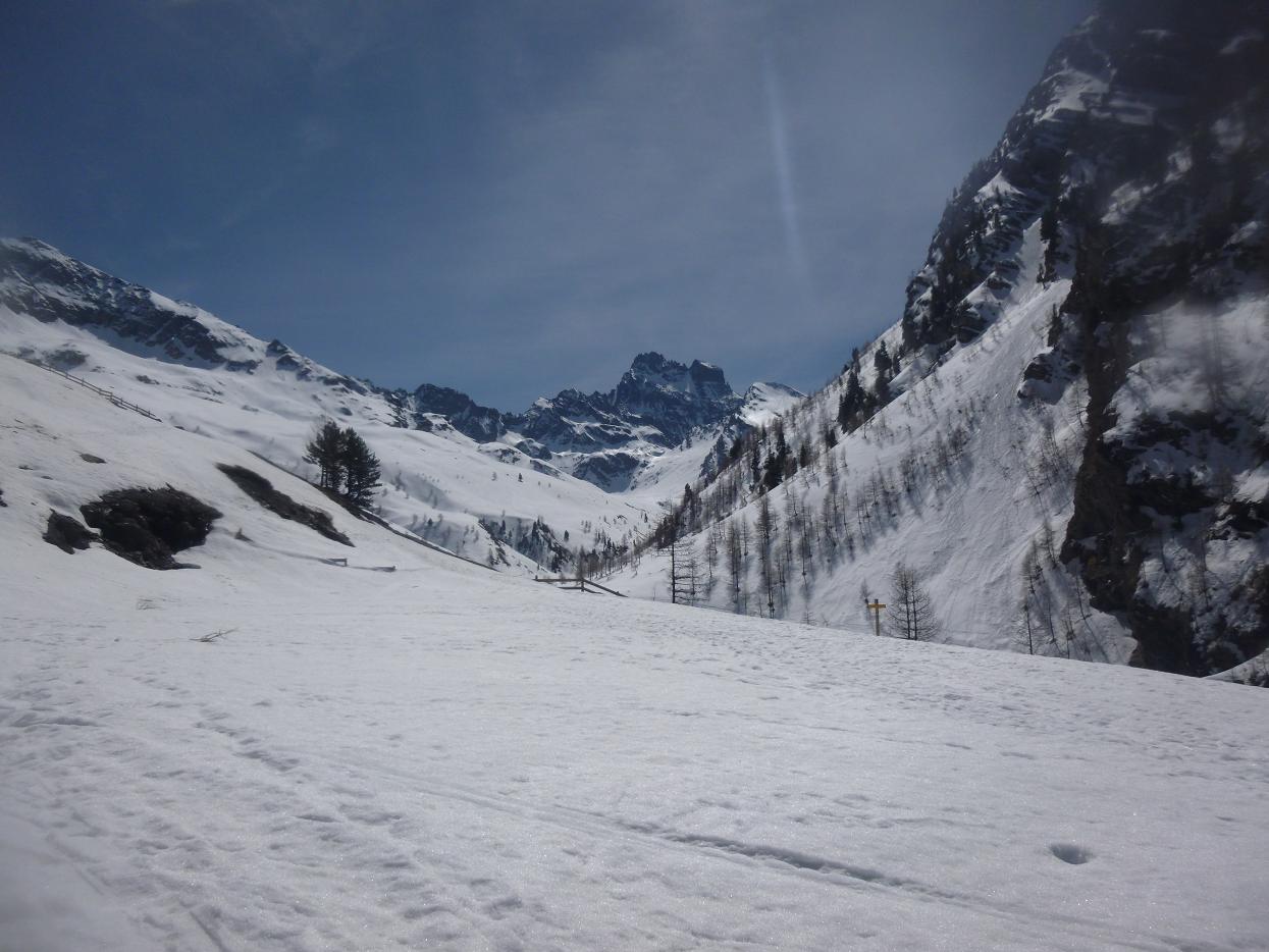 remontée vers le refuge du viso
