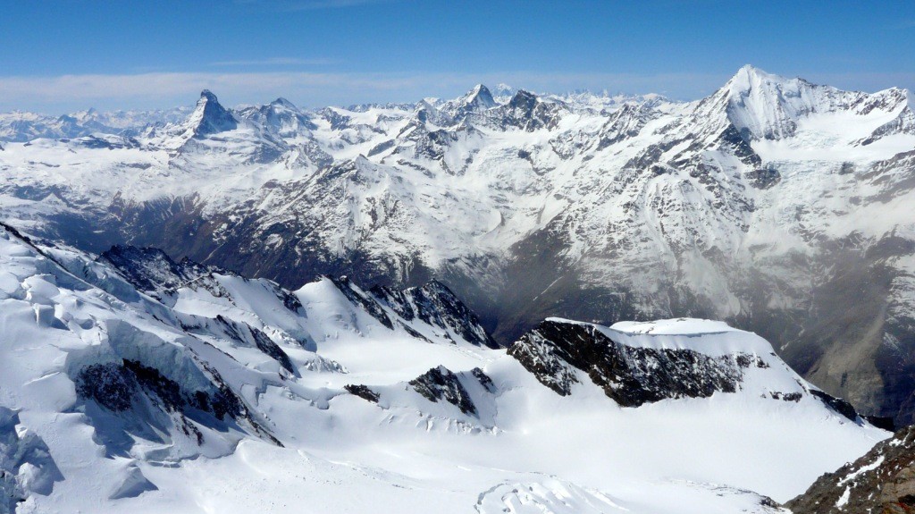 du Matterhorn au Weisshorn avec le Mont Blanc au fond