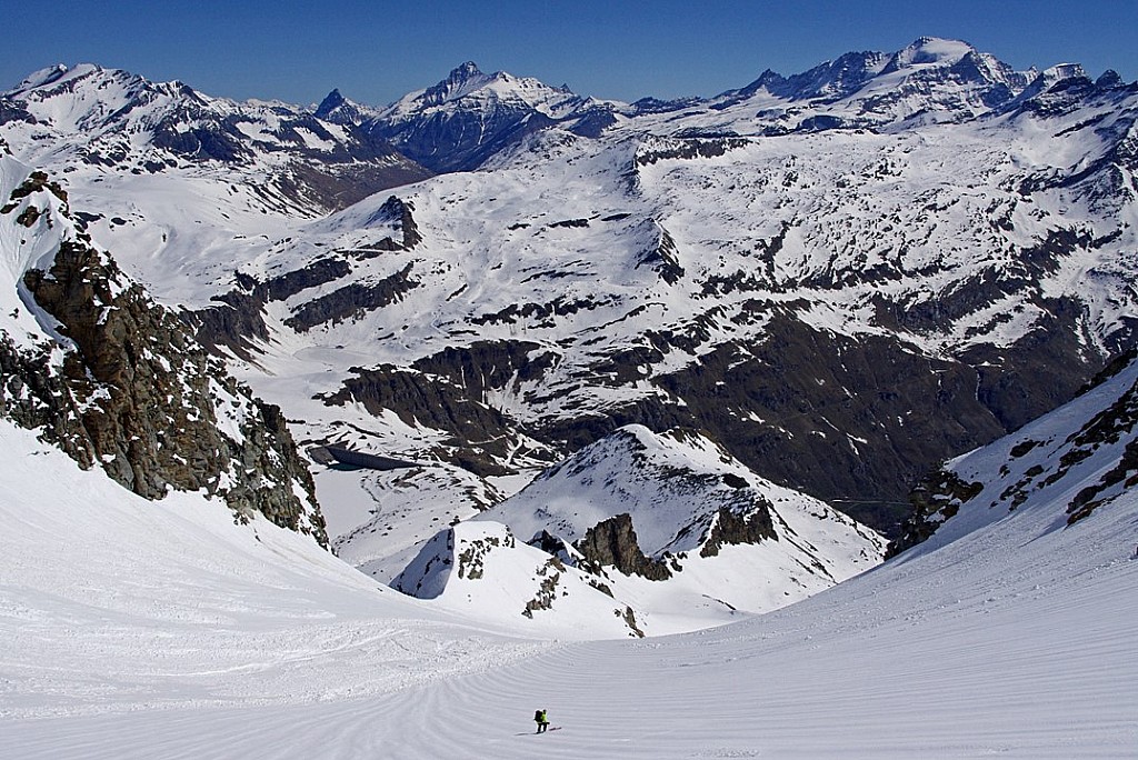 Au Paradis: la branche gauche du glacier del Carro pour 2 skieurs seulement... Un trésor dont on se sent faiblement digne au final...