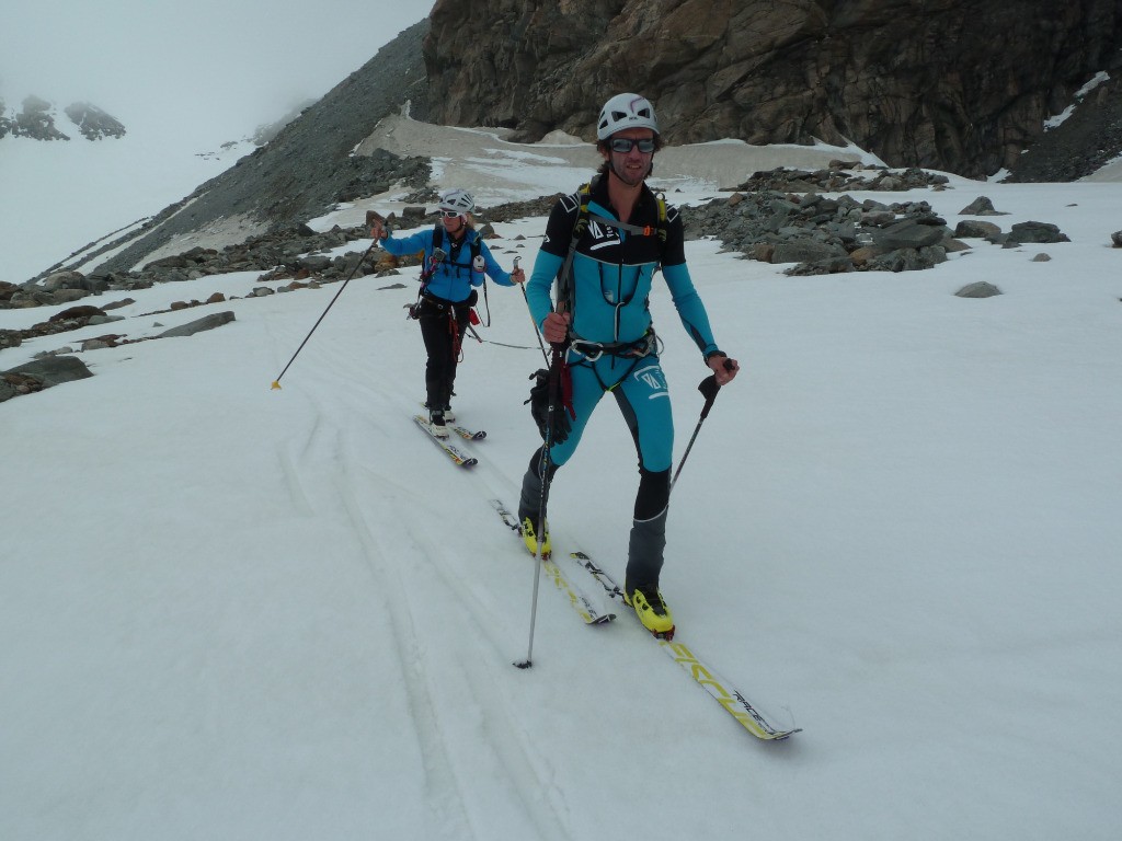 Début de la montée vers le col de la Disgrâce, après le franchissement de la moraine.
