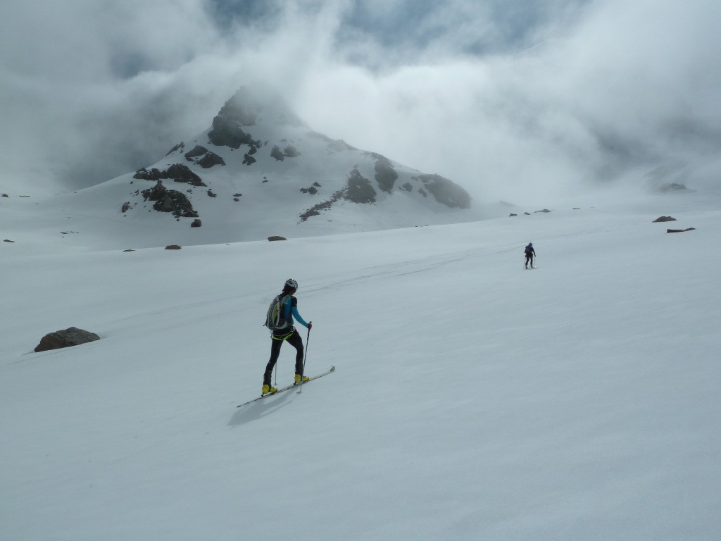 Replat du glacier des Evettes, Karine & Raph,  pointe de Sea en fond.