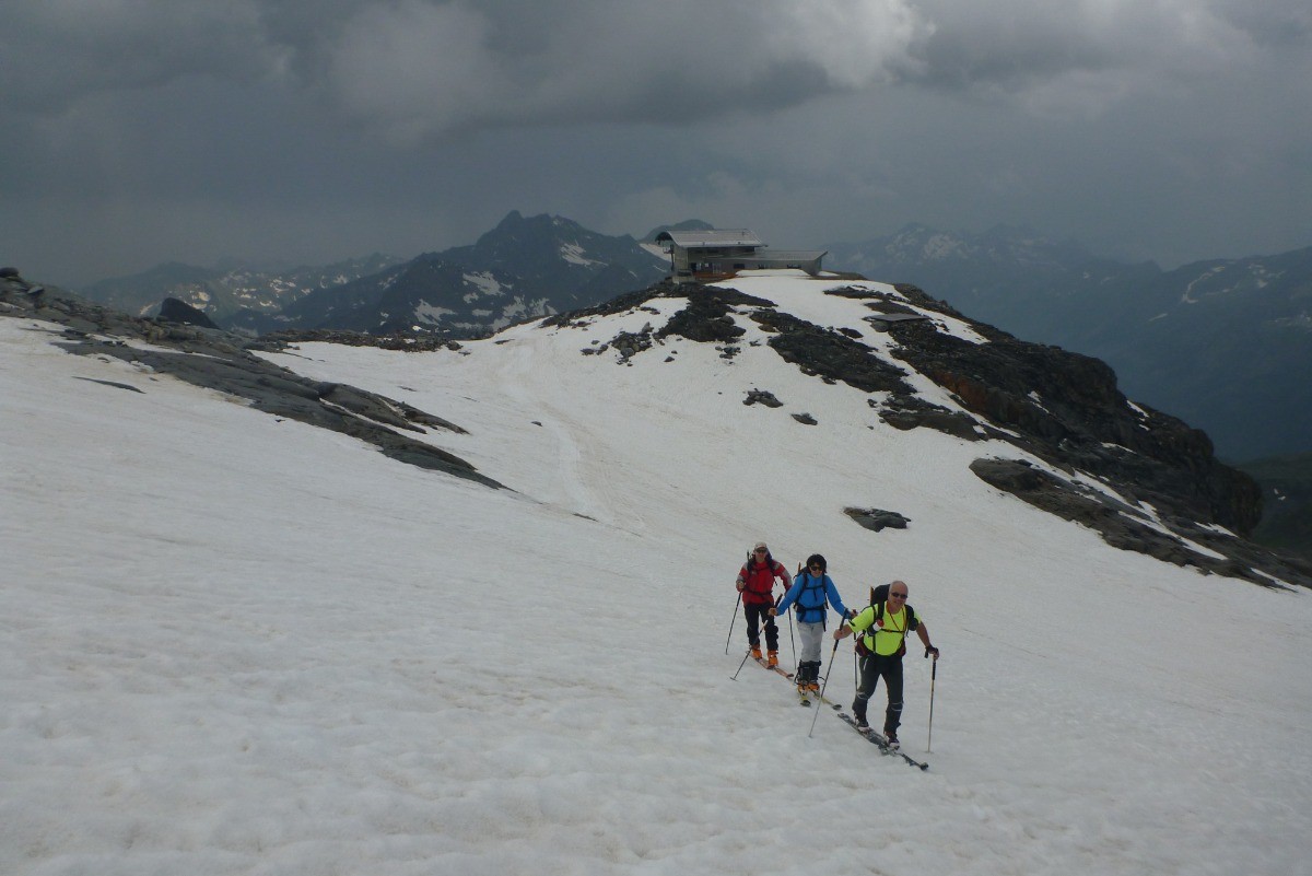 Au départ de la Pointe Indren, skis aux pieds