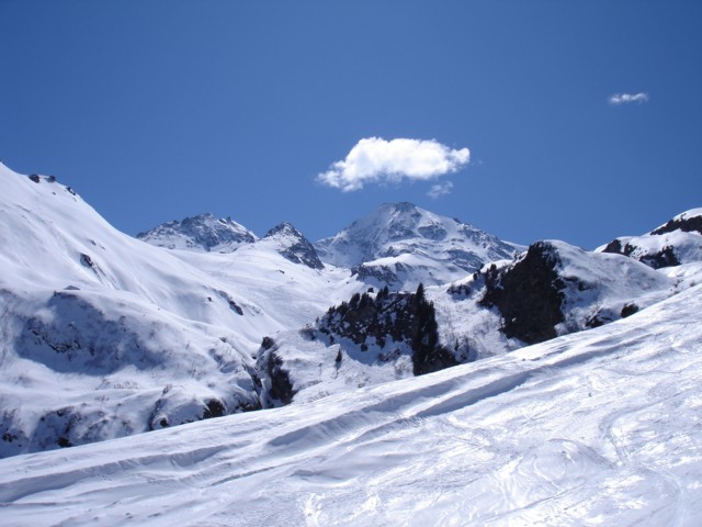 Avant la foret : Un dernier regard vers le Turia face Nord : des rochers partout
