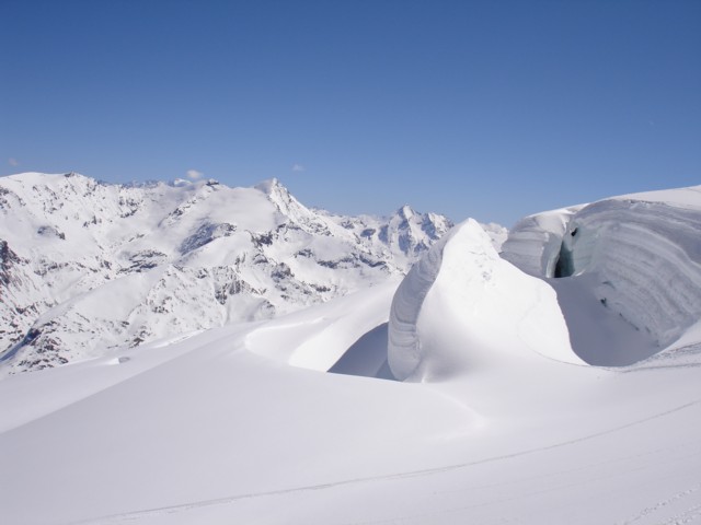 Seracs : Grande Sassière et Tsanteleina dans le lointain