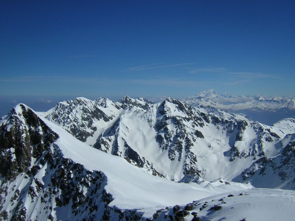 Chaîne de Belledonne Nord : Enchaînement des massif jusqu'au Mont blanc
