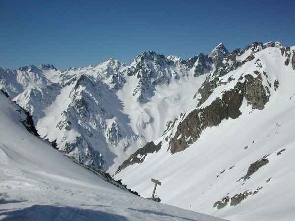 Vue du Col des Balmettes : y a pire comme point de vue (vers le Puy gris)