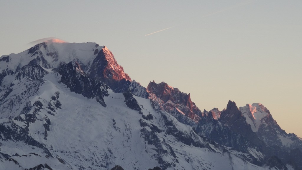 premiers rayons sur le Mont Blanc