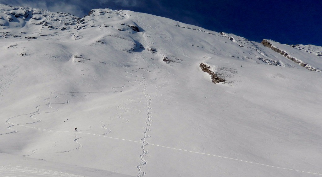 #6 Mich à gauche, Dje à droite en finit avec le Pan de Rideau ... et les traces graphiques de xtof et ses 3 chiens ! Mich à gauche, Dje à droite en finit avec le Pan de Rideau ... et les traces graphiques de xtof et ses 3 chiens !