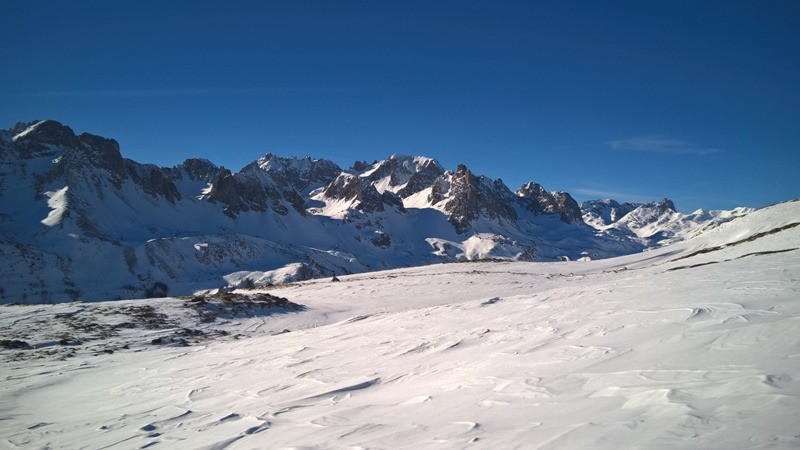 vue vers la pointe des Cerces, roches Crépin, crête de Moutouze.....