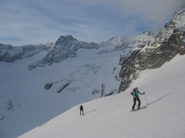 Glacier du Sélé : Anne-Cé et Yann sur fond de glacier du Sélé (que l'on visitera, en long, en large, et en travers!)