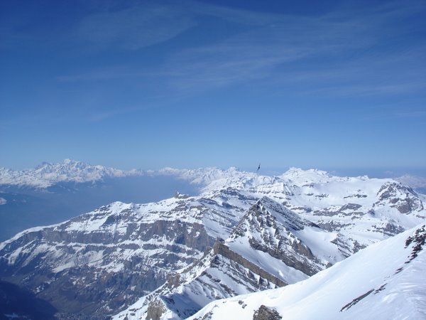 Rinderhorn : Rinderhorn et Mt Blanc au fond à gauche