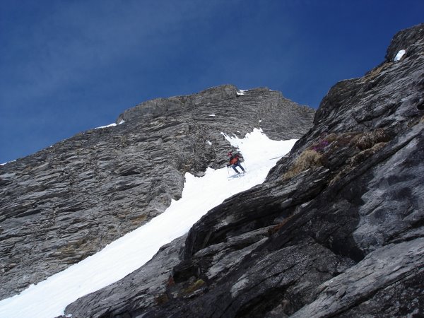 COuloir d'accès : Le couloir d'accès au Fluegletscher vers 2700 m.