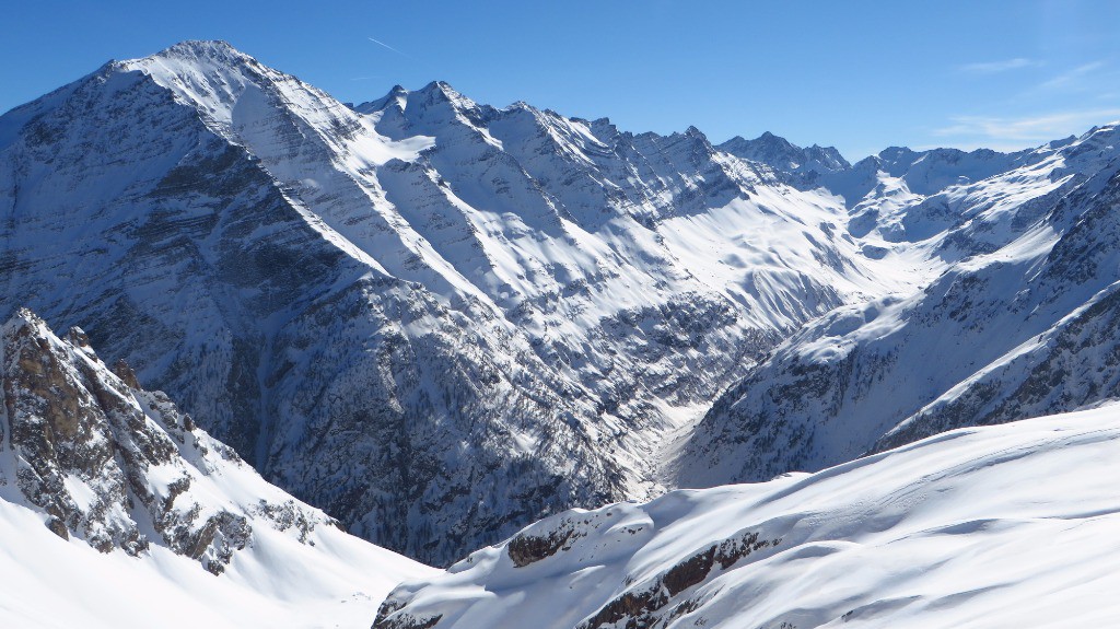 Vallon de la selle avec le col de l'Aulp Martin au fond.