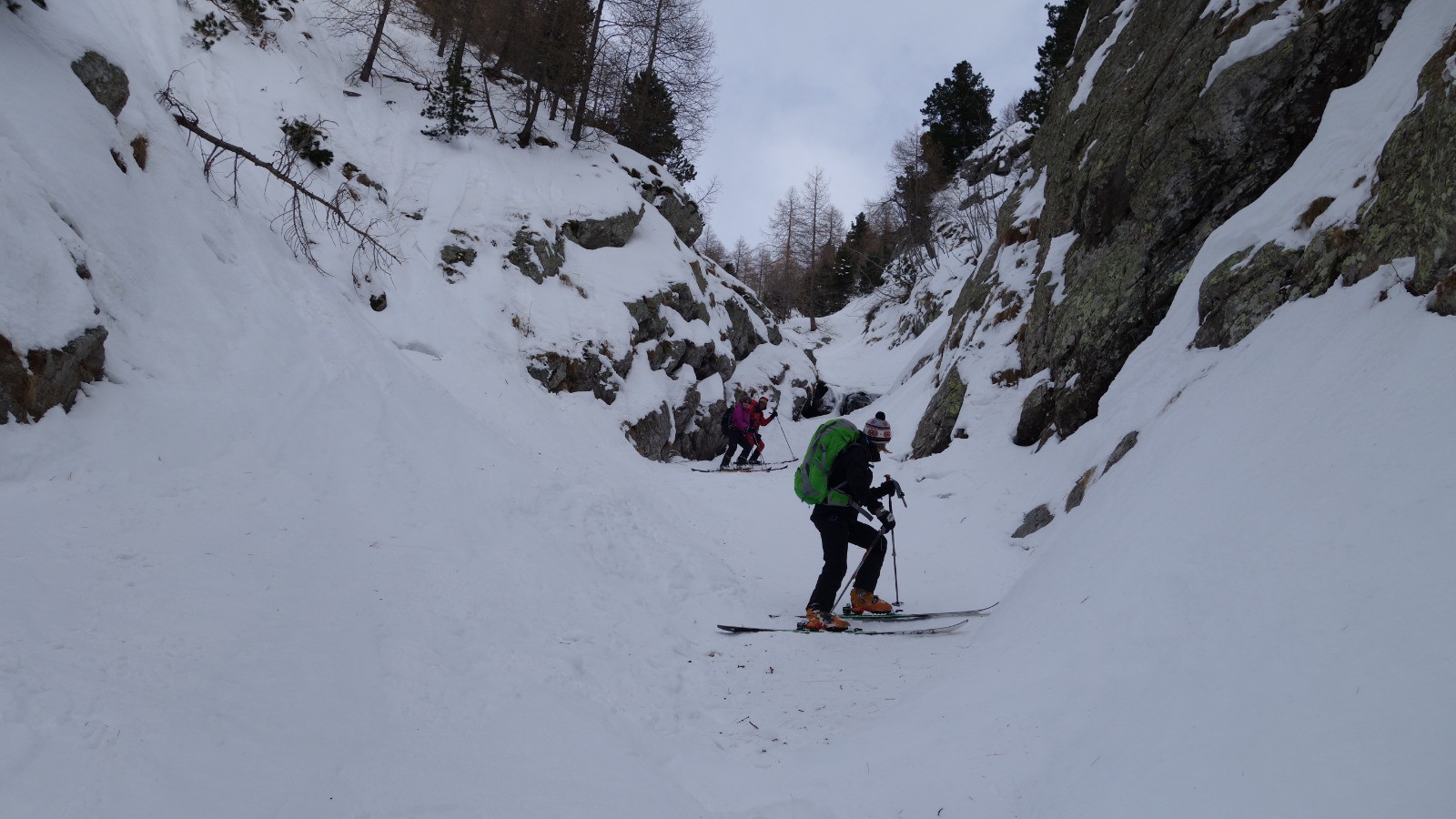 Le bas du vallon pas facile à skier