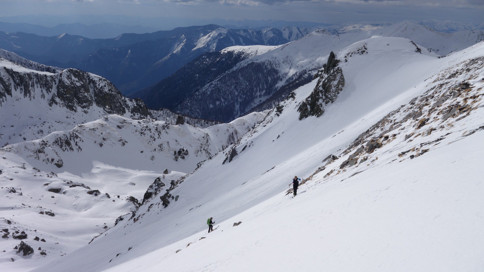 Valérie et Annie en cours de progression vers le Pas de l'Arpette