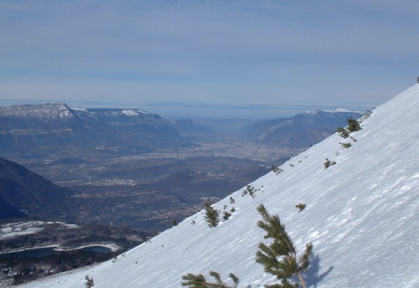 Grenoble : Cette pente Ouest est bien visible depuis Grenoble.