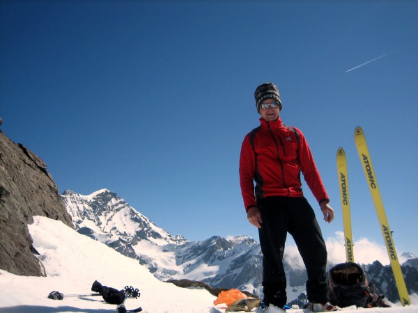 Au sommet : J-F au sommet avec le Grand Combin derrière