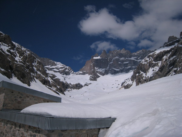 La face sud de la Meije : Ayé, on se rapproche.