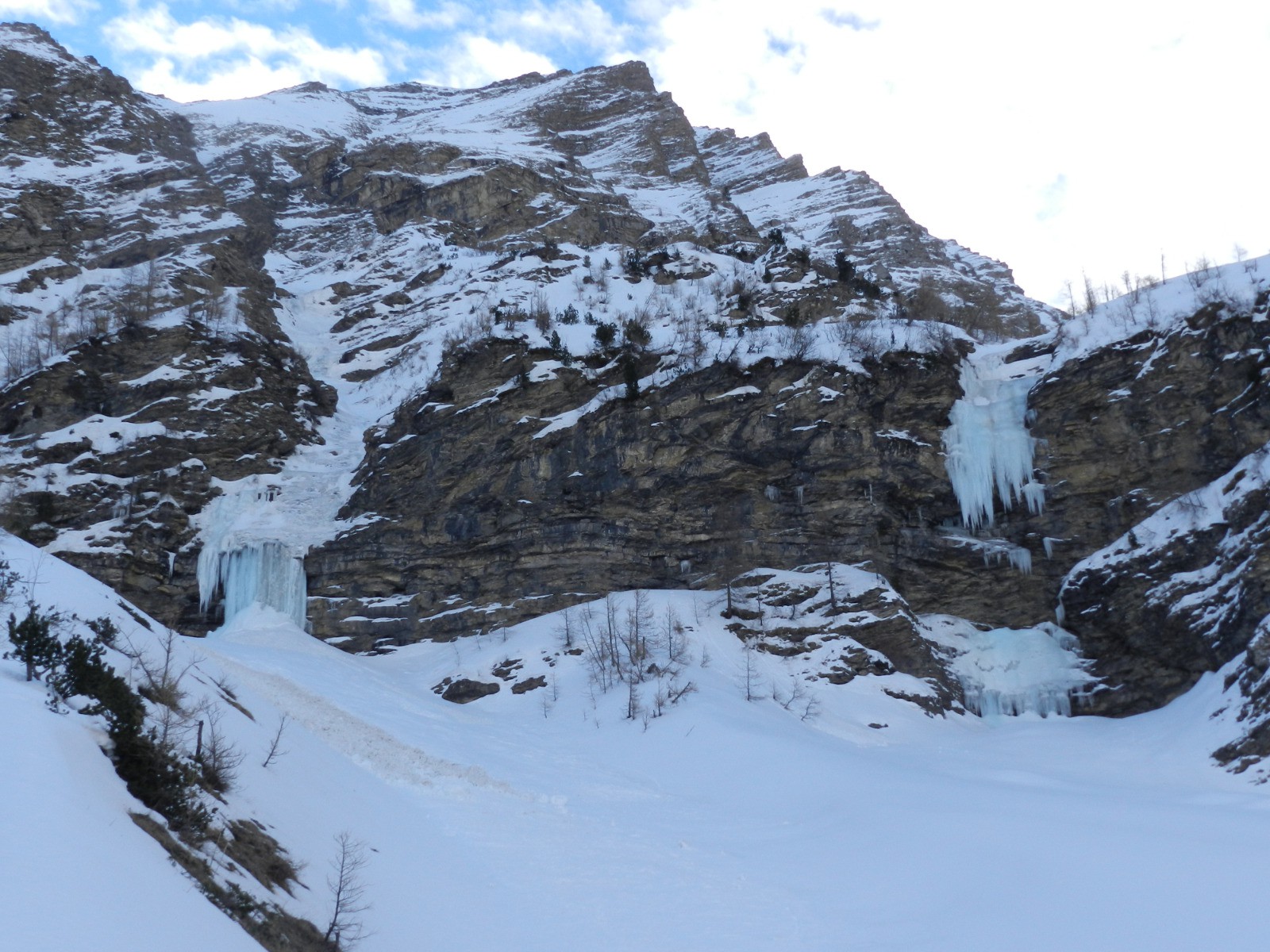 cascades de glace sous l'aiguille d'orciéres